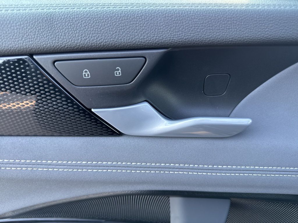 2025 Volkswagen Tiguan SE photo 15