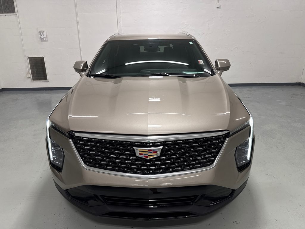 2025 Cadillac XT4 Premium Luxury photo 2