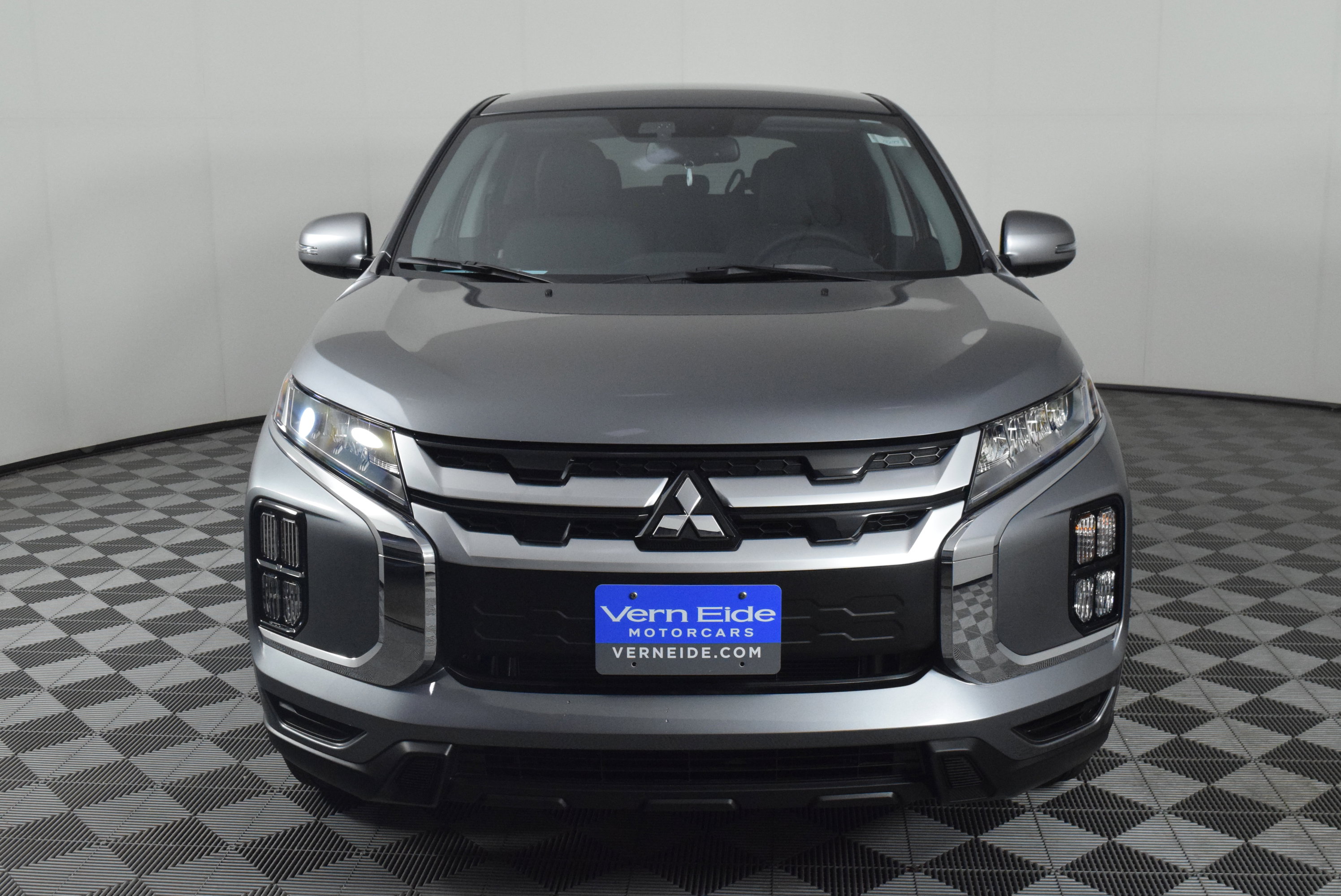 2025 Mitsubishi Outlander Sport SE photo 3