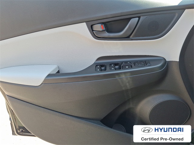 2022 Hyundai Kona SEL photo 10