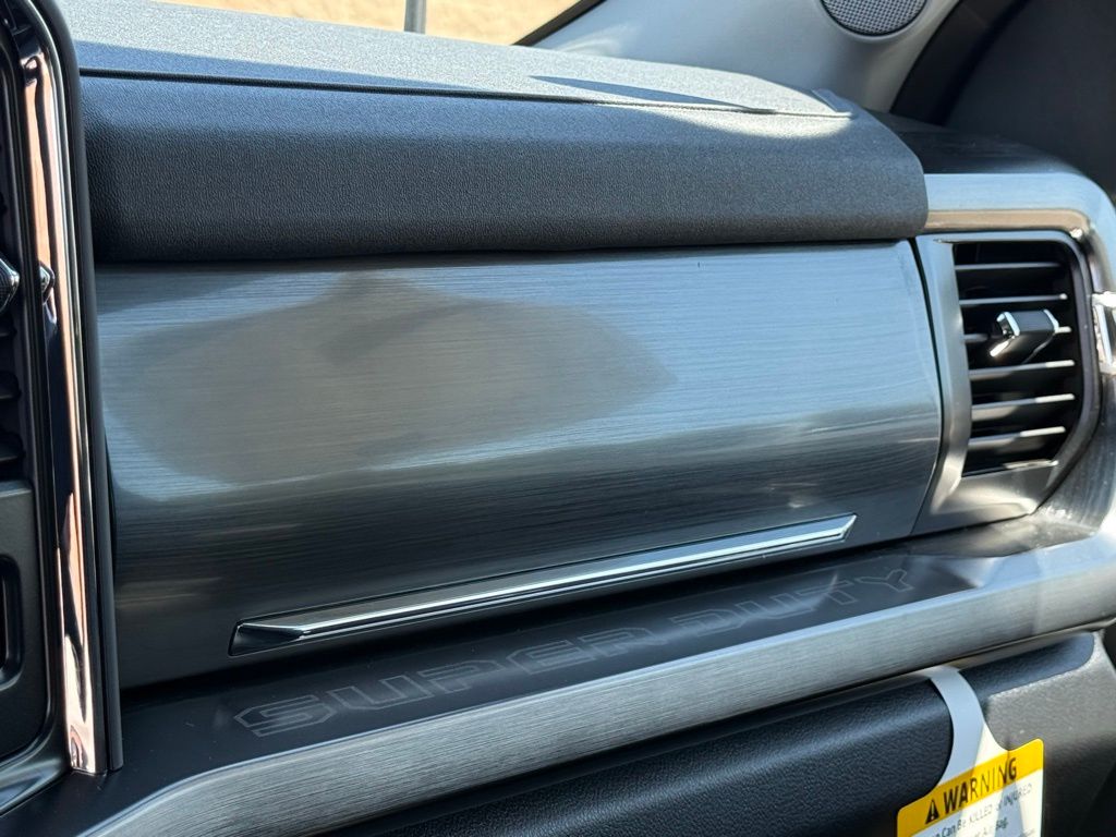 2026 Ford F-250 Lariat photo 8