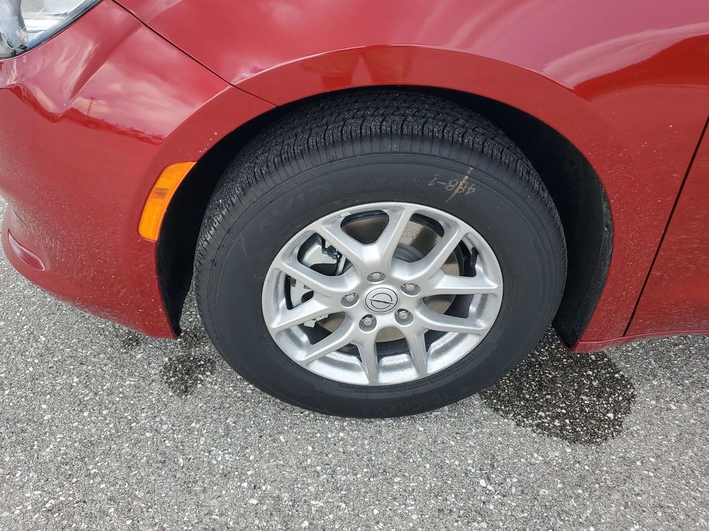 2026 Chrysler Voyager LX photo 17