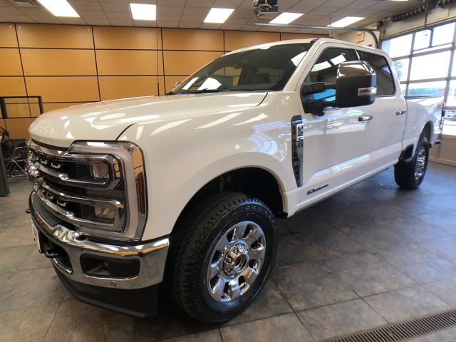 2026 Ford F-250 Lariat photo 3