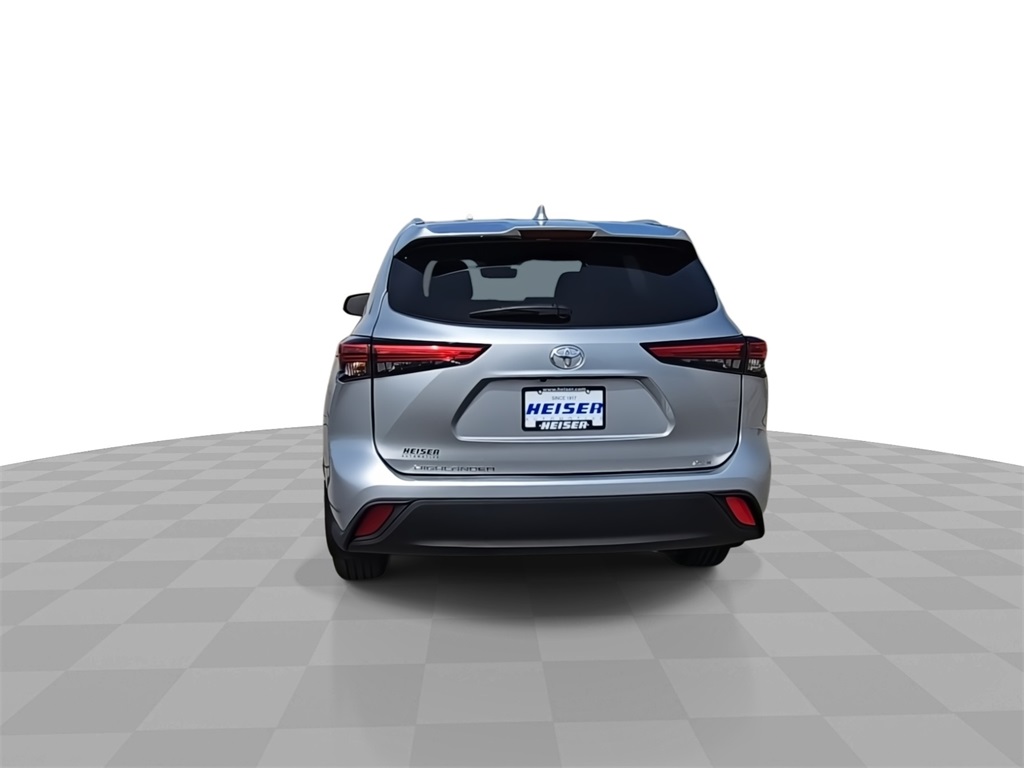 2023 Toyota Highlander XLE photo 6