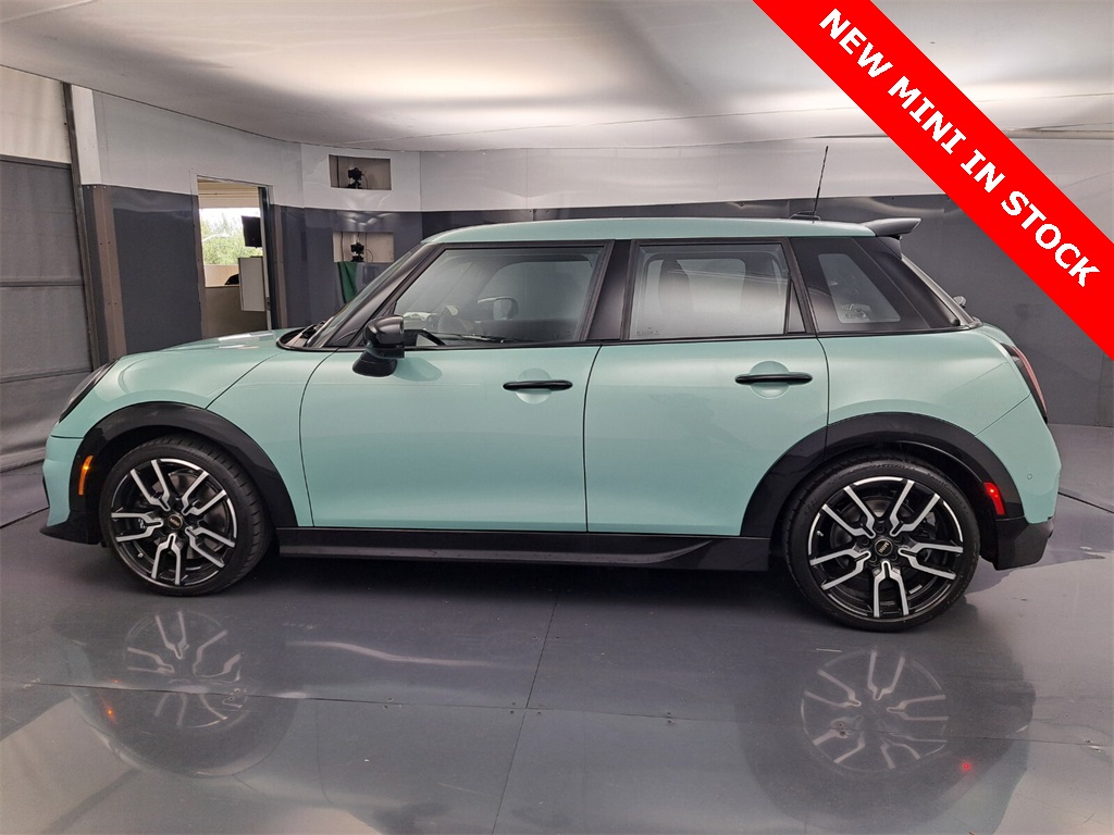 2026 Mini Cooper 4 Door Hardtop S Iconic photo 6