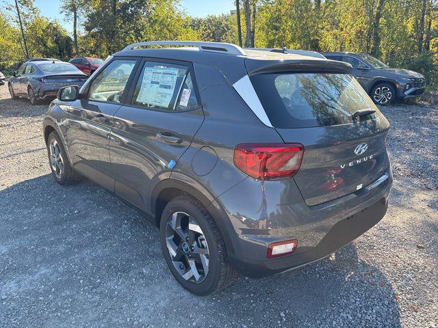 2026 Hyundai Venue SEL photo 2