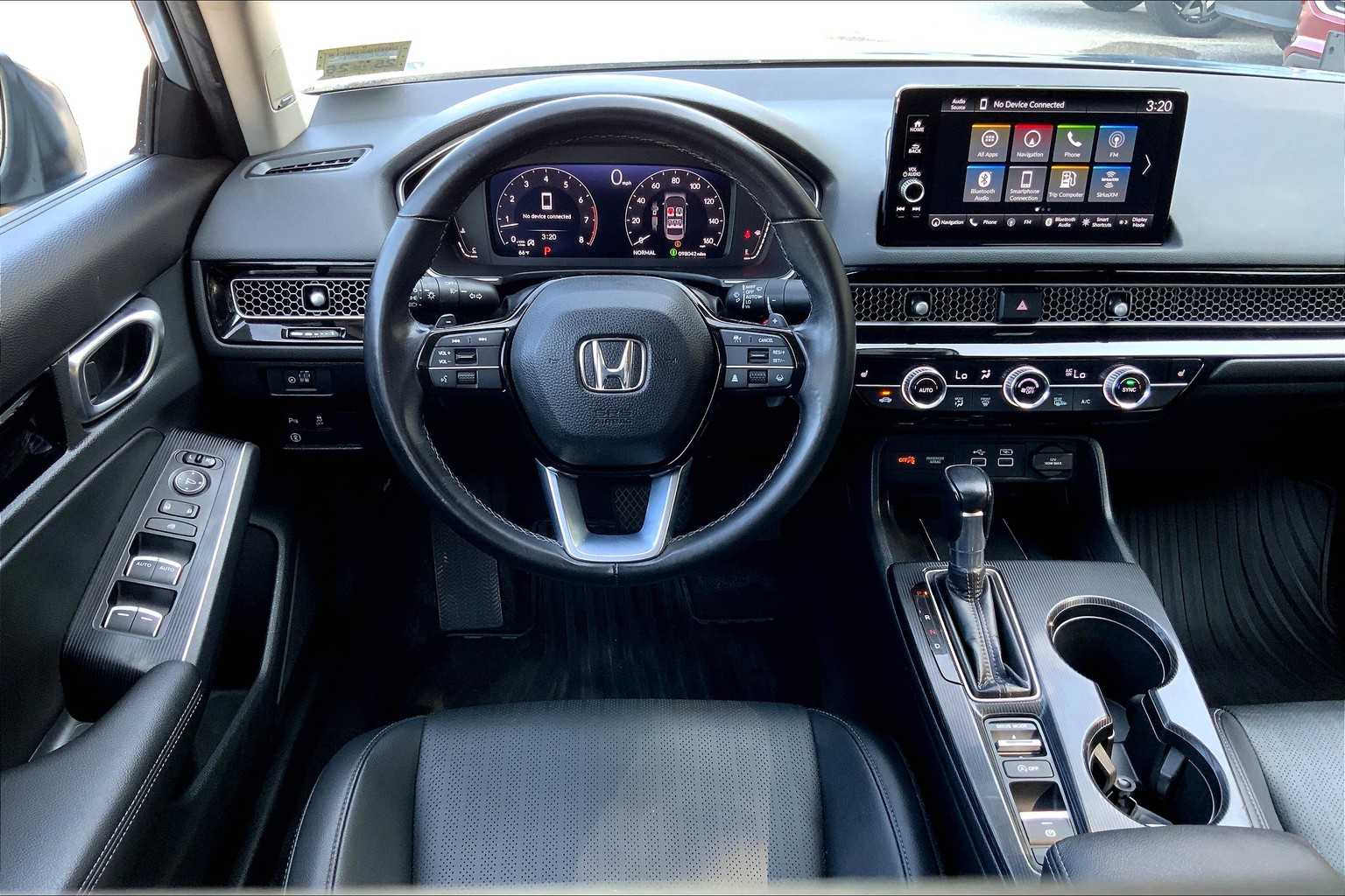 2024 Honda Civic Touring photo 5