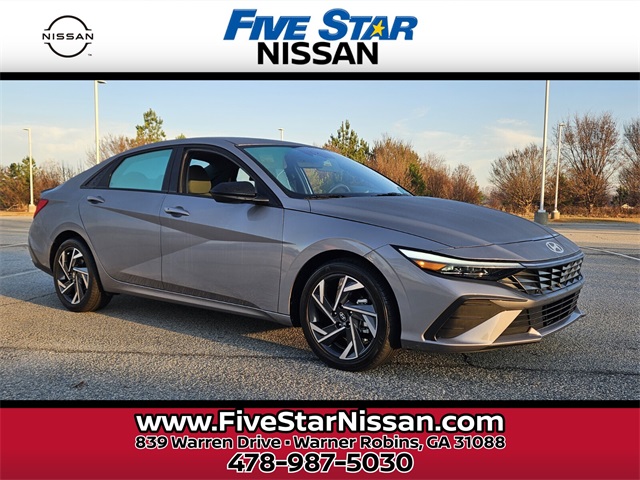 2025 Hyundai Elantra SEL's photo