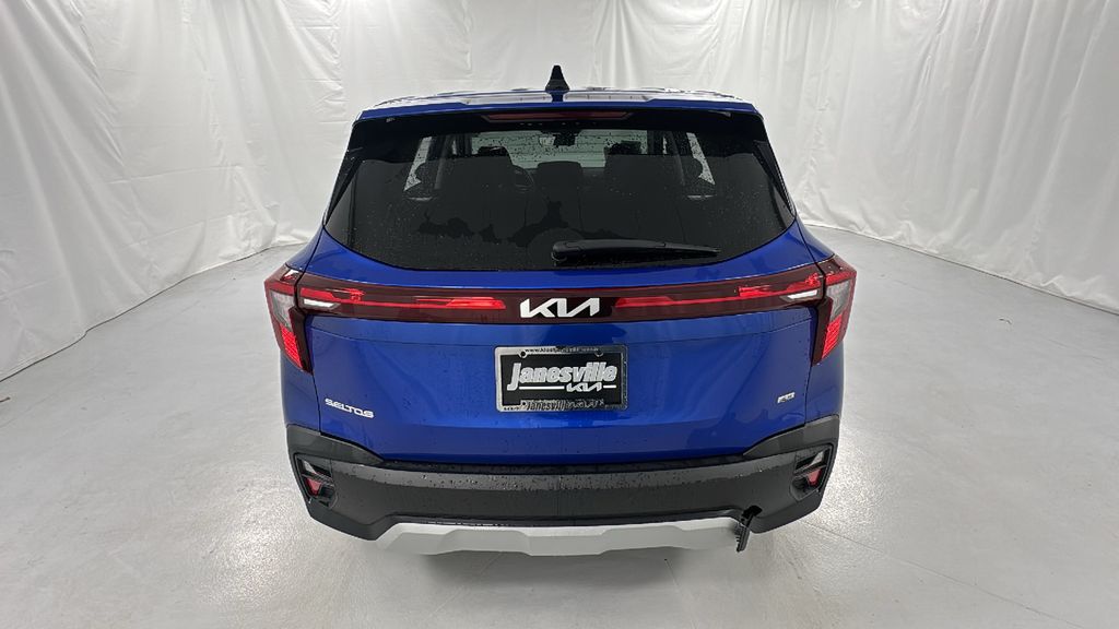 2024 Kia Seltos LX photo 4