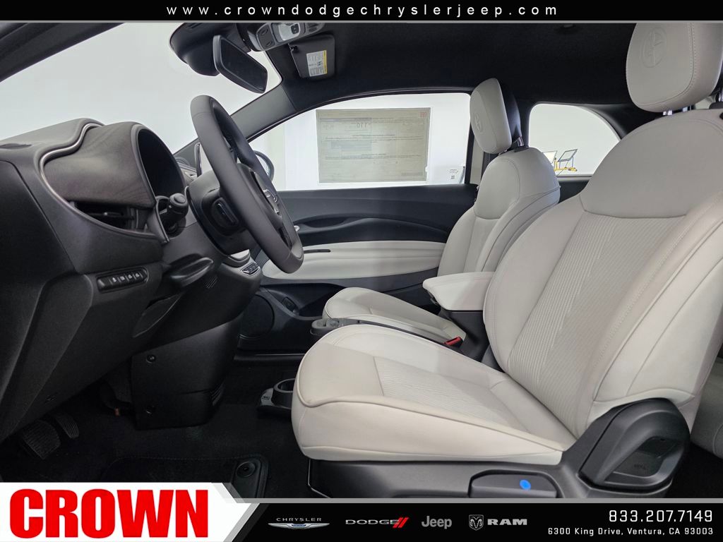 2025 Fiat 500e La Prima photo 13