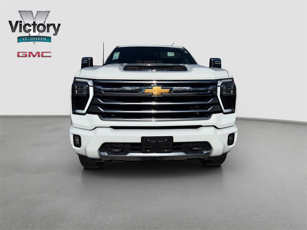 2024 Chevrolet Silverado 3500HD High Country photo 3
