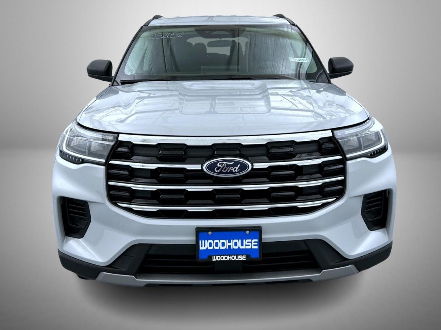 2025 Ford Explorer photo 2
