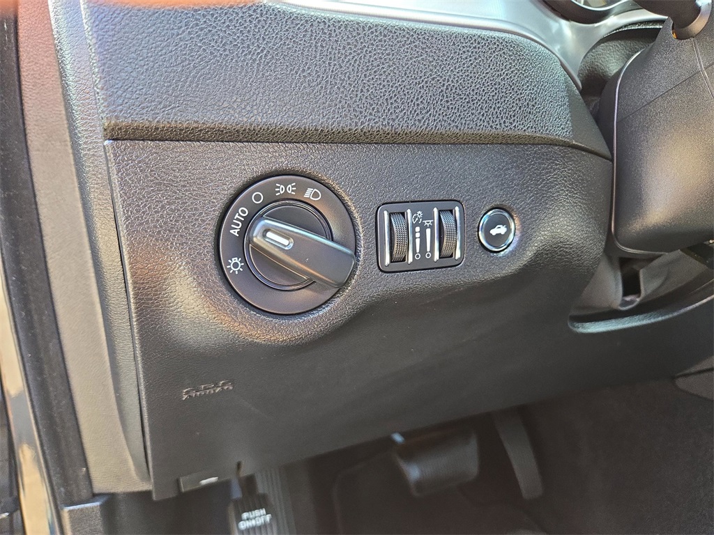 2023 Dodge Charger SXT photo 12