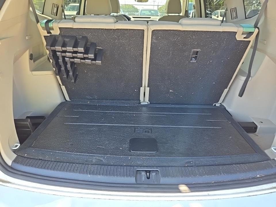 2021 Volkswagen Atlas V6 SE Technology R-Line photo 11