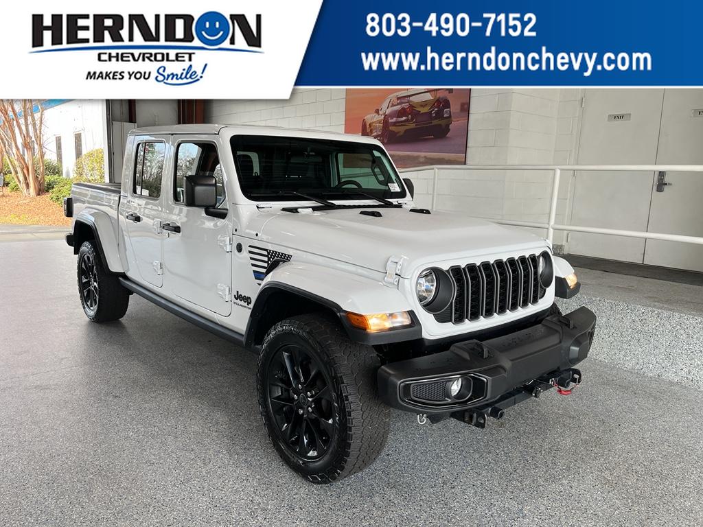 2025 Jeep Gladiator Nighthawk's photo