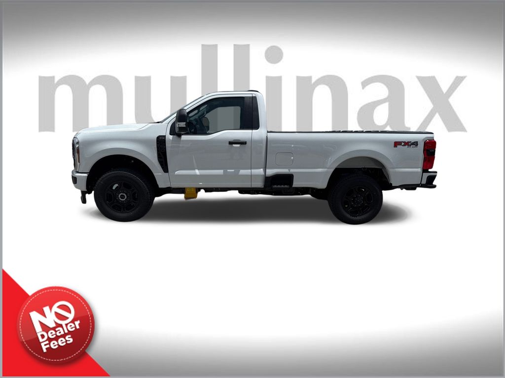 2025 Ford F-350 photo 2