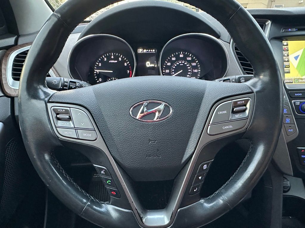 2017 Hyundai Santa Fe Limited Ultimate photo 16
