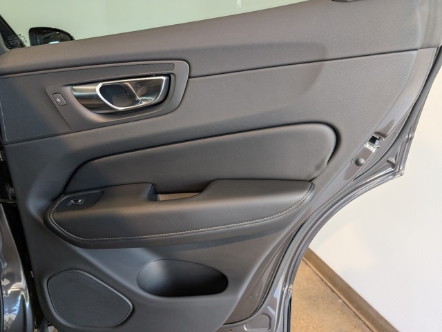 2022 Volvo XC60 Inscription photo 29