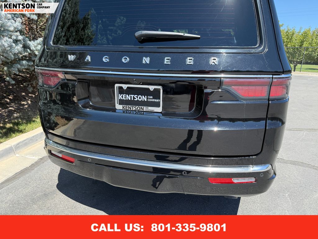 2025 Jeep Wagoneer L Series III photo 36