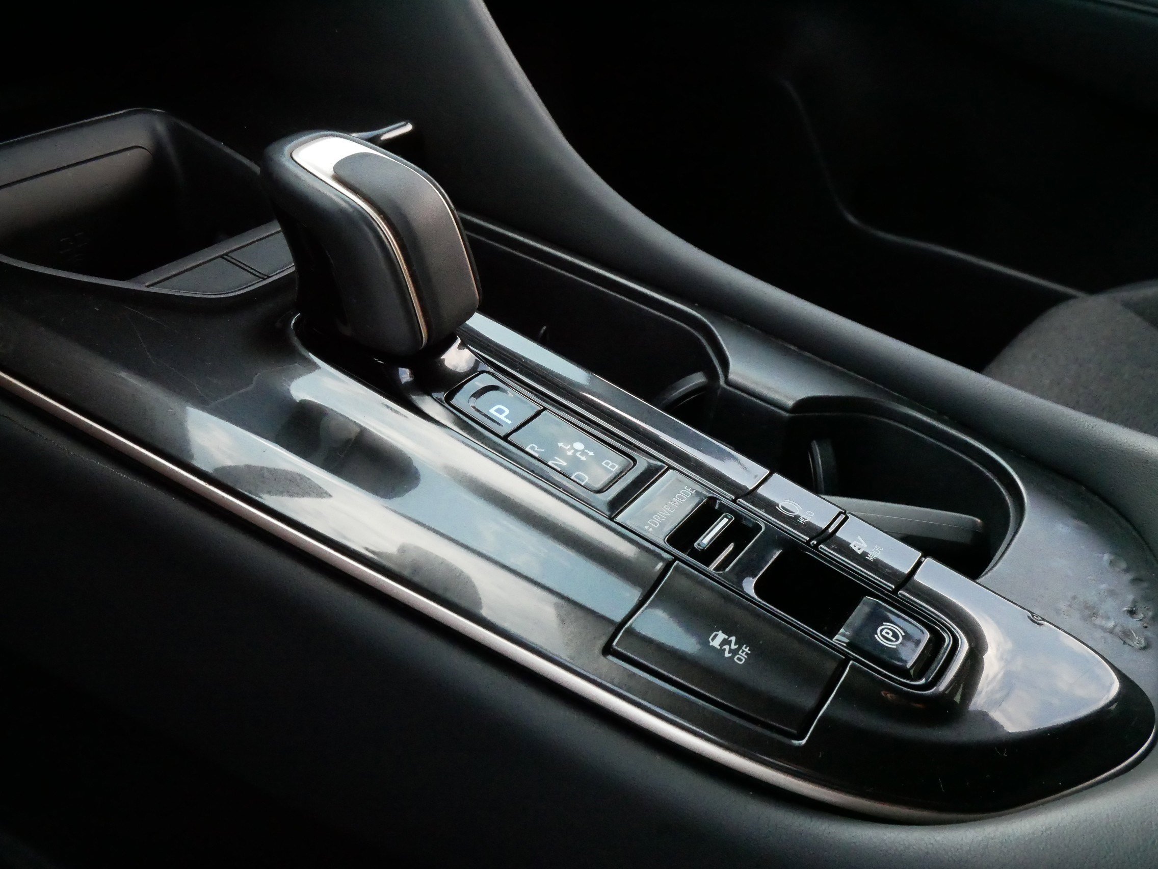 2024 Toyota Crown XLE photo 24