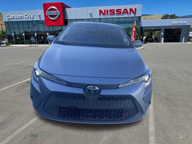 2022 Toyota Corolla LE photo 2
