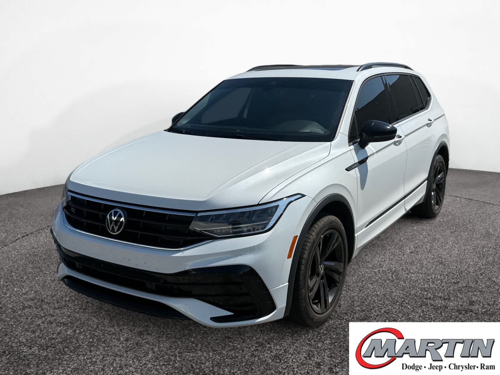 2024 Volkswagen Tiguan SE R-LINE BLACK