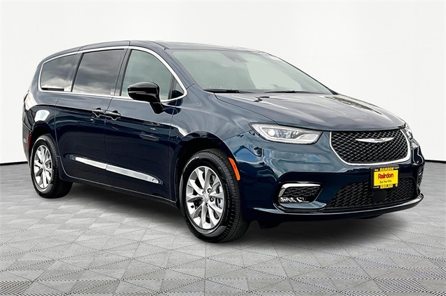 NEW 2025 CHRYSLER PACIFICA SELECT AWD