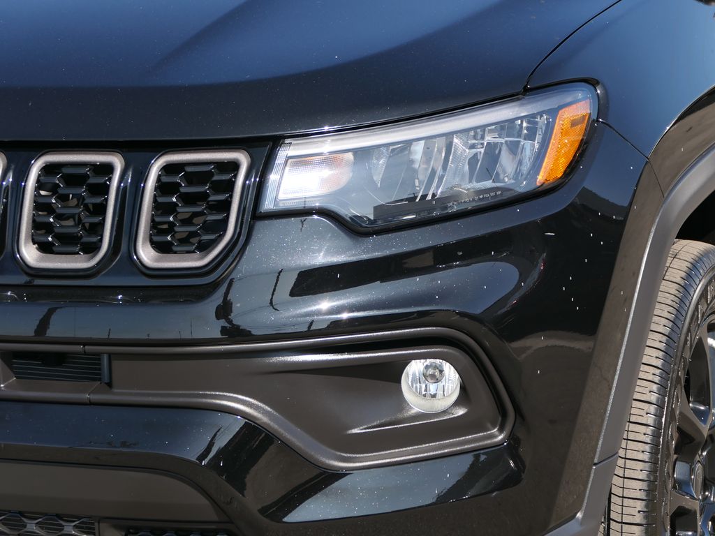 2025 Jeep Compass Latitude photo 4