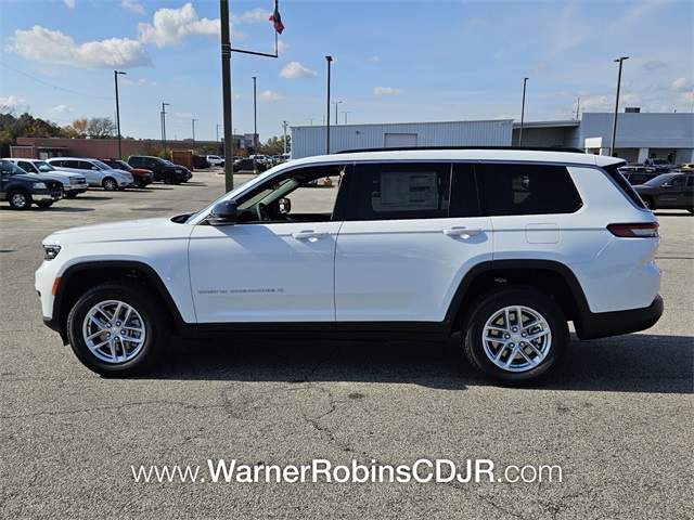 2025 Jeep Grand Cherokee Laredo X photo 3