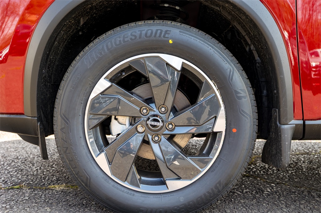 2025 Nissan Rogue SV photo 9