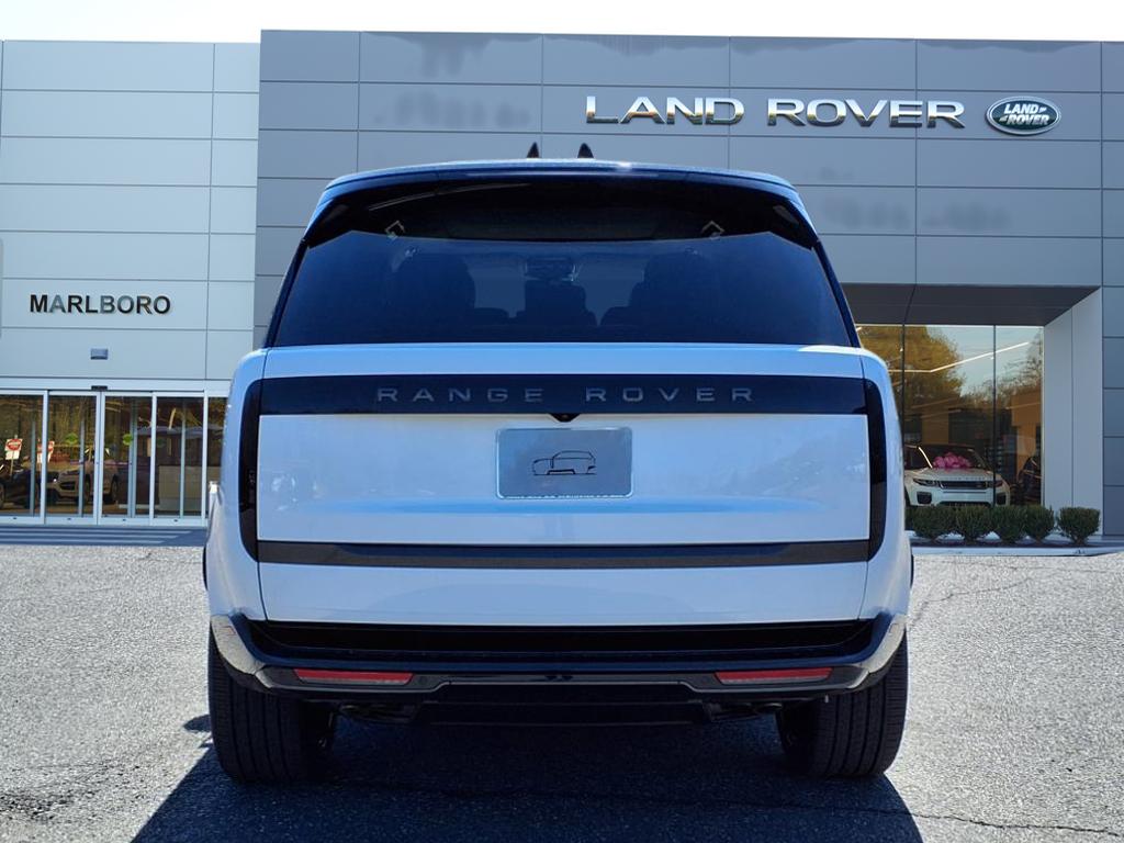 2025 Land Rover Range Rover SE photo 6