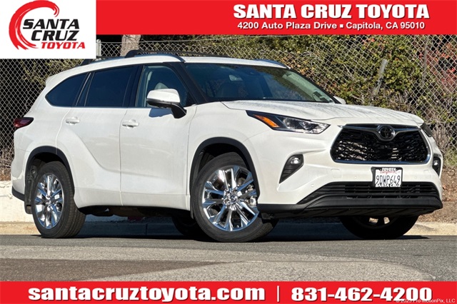 2023 Toyota Highlander L's photo