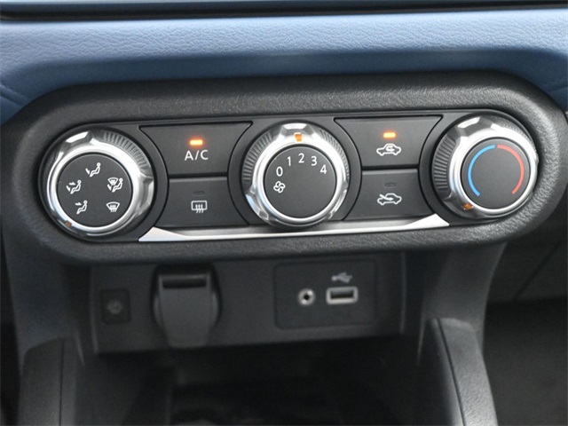 2025 Nissan Versa SV photo 4