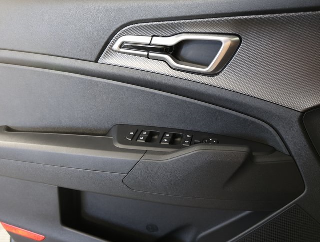 2025 Kia Sportage Hybrid LX photo 22