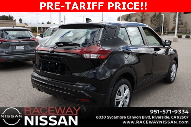 2025 Nissan Kicks Play S photo 3
