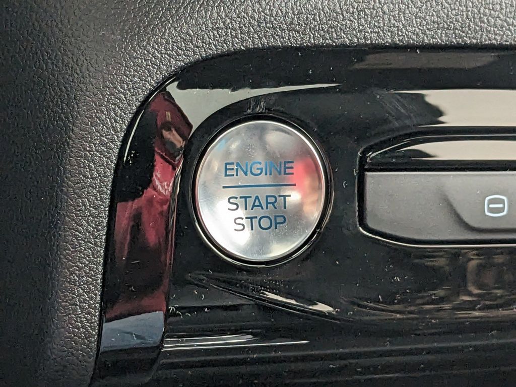 2025 Ford Escape ST-Line photo 29
