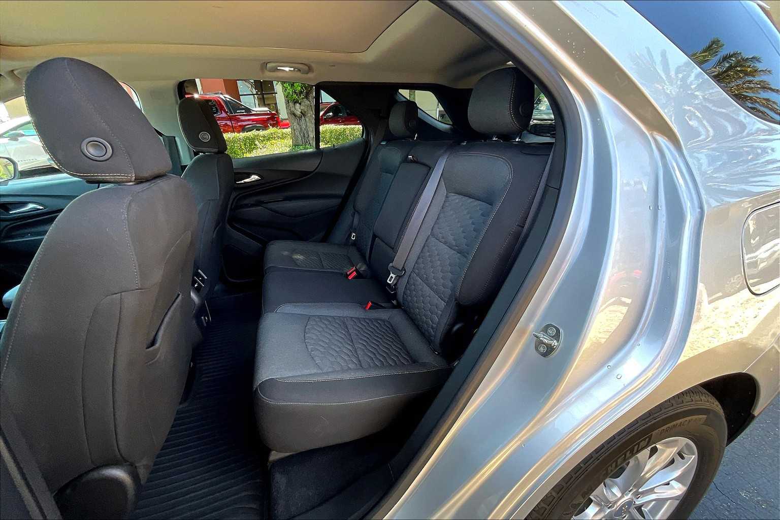 2020 Chevrolet Equinox LT photo 23