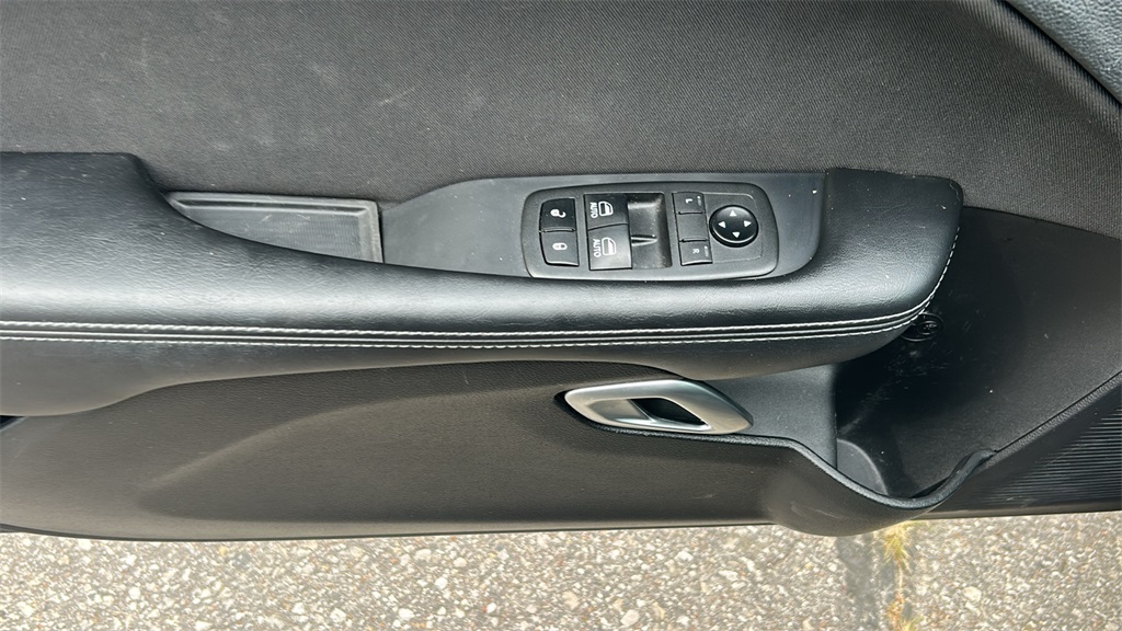2019 Dodge Challenger SXT photo 12