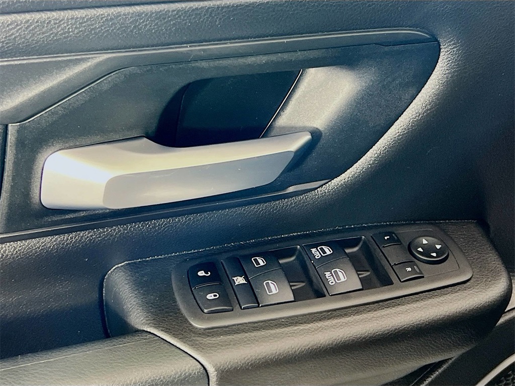 2024 Ram 1500 Tradesman photo 11