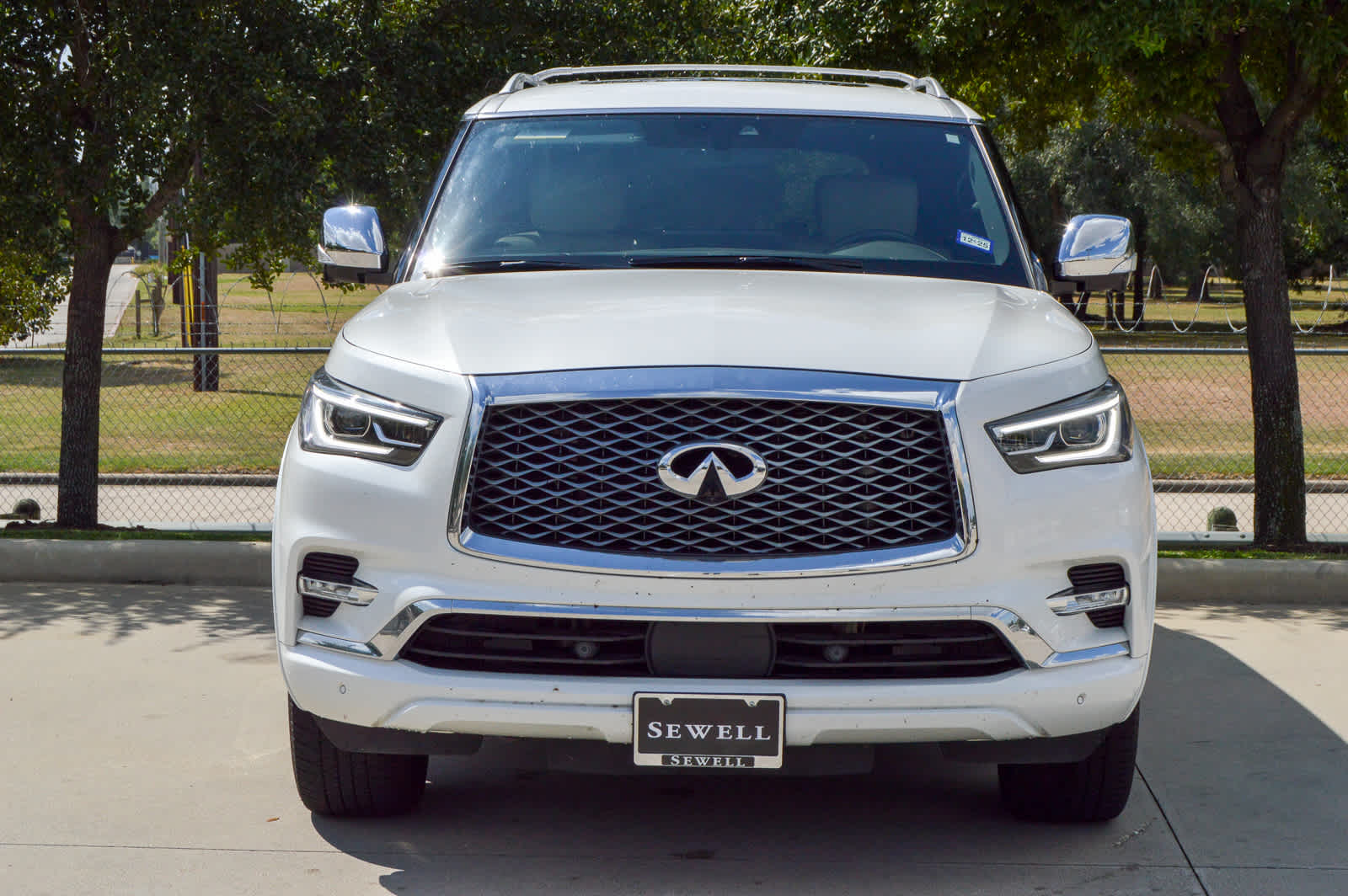 2022 Infiniti QX80 Sensory photo 2