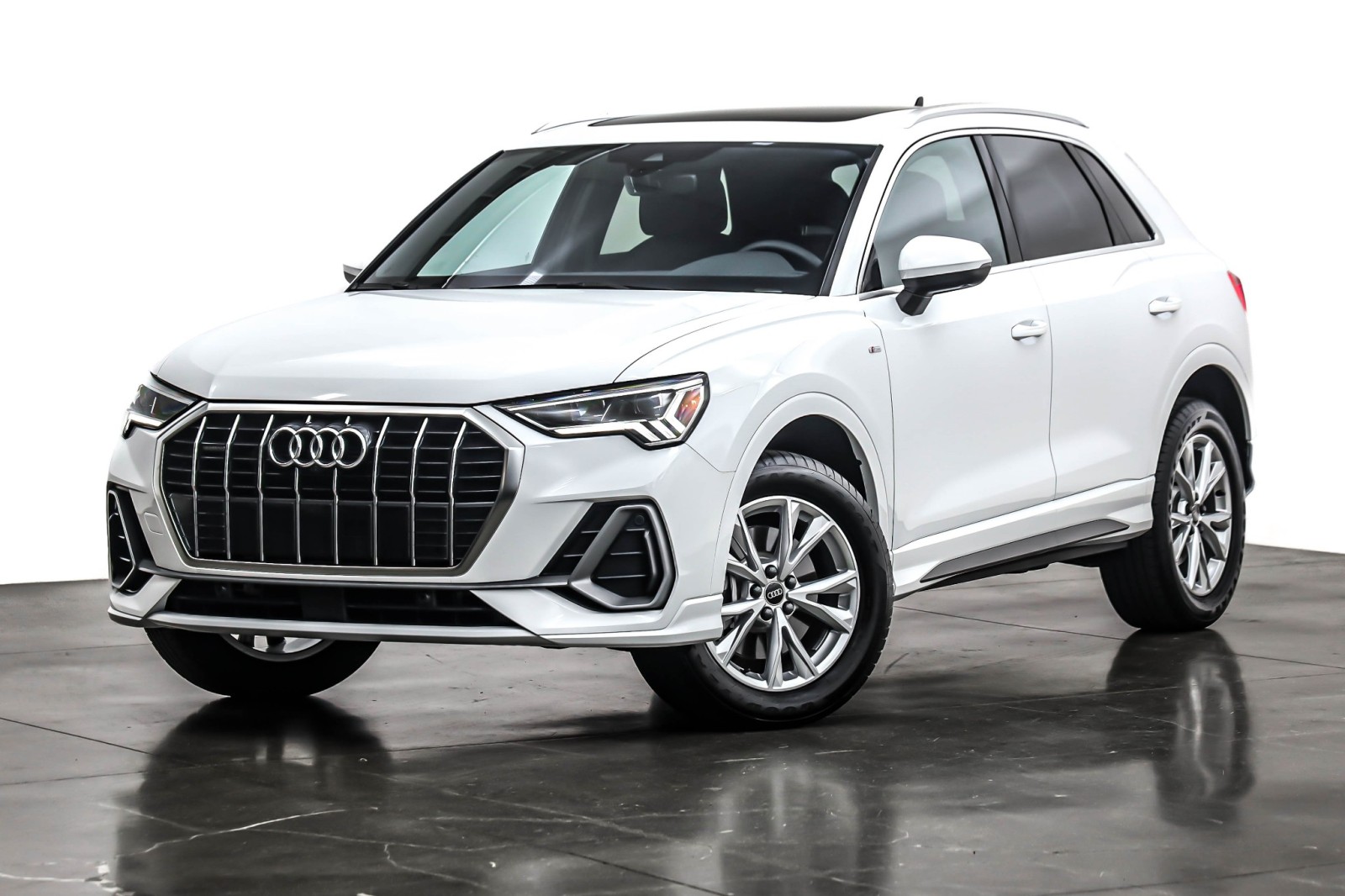 2025 Audi Q3 S Line Premium Plus's photo