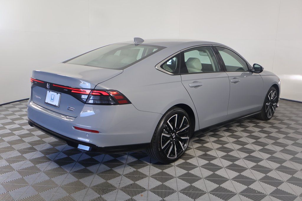 2025 Honda Accord Hybrid Touring photo 2