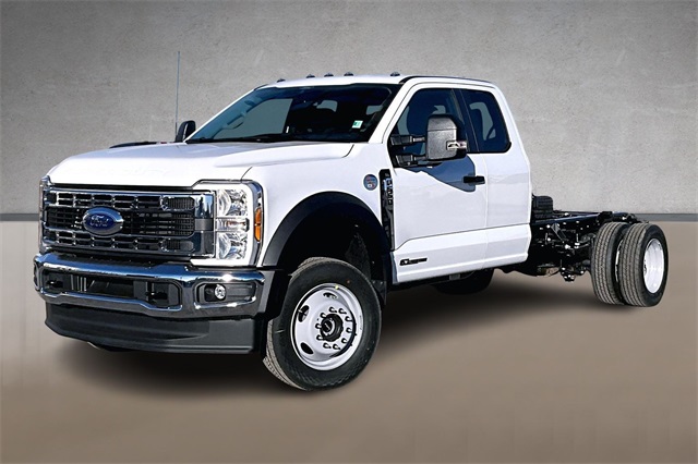2026 Ford F-550 Super Duty Chassis Cab XL's photo