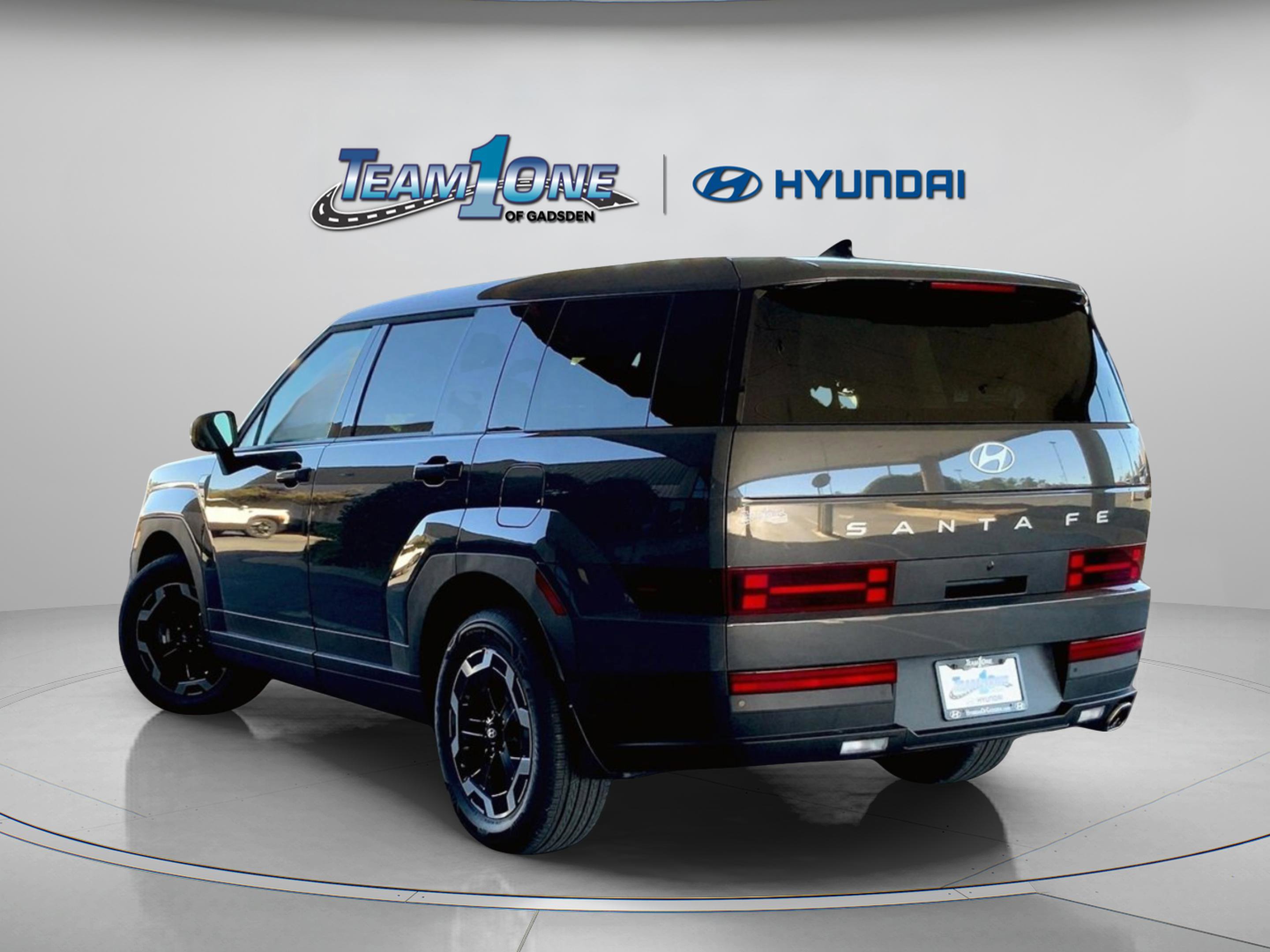 2026 Hyundai Santa Fe SE photo 4