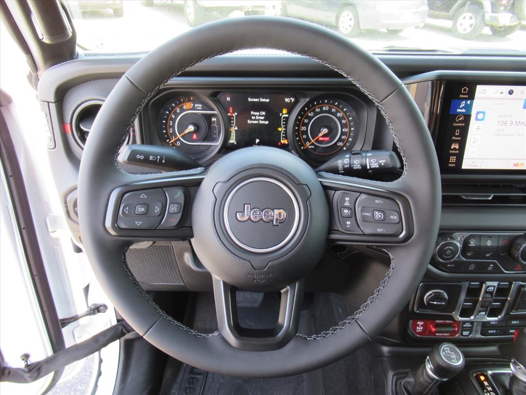 2025 Jeep Wrangler Rubicon photo 17