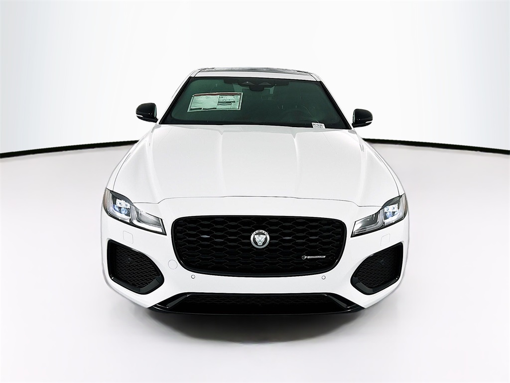 New 2024 White Jaguar R-Dynamic SE image 2