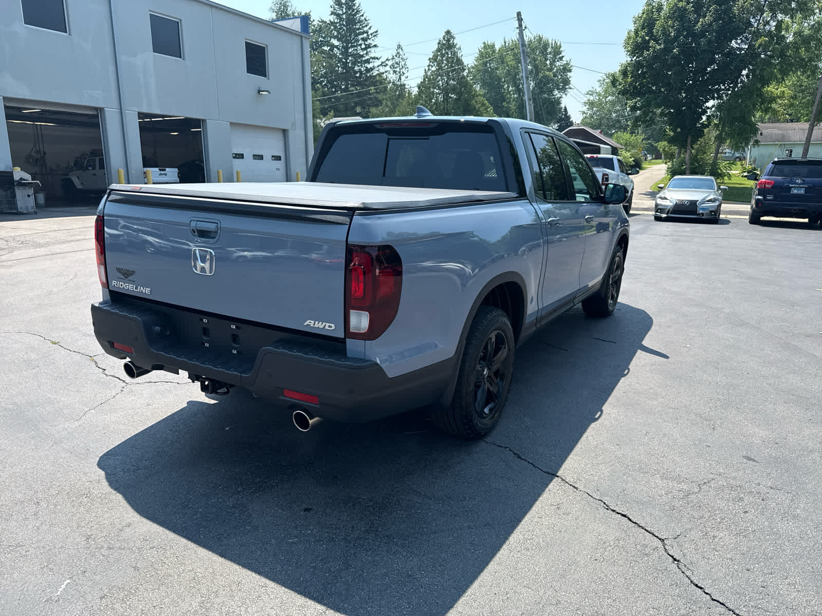 2023 Honda Ridgeline Black Edition photo 3