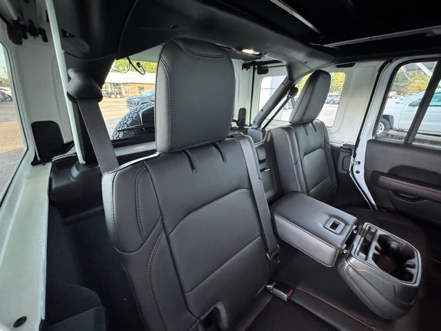2024 Jeep Wrangler Rubicon photo 24