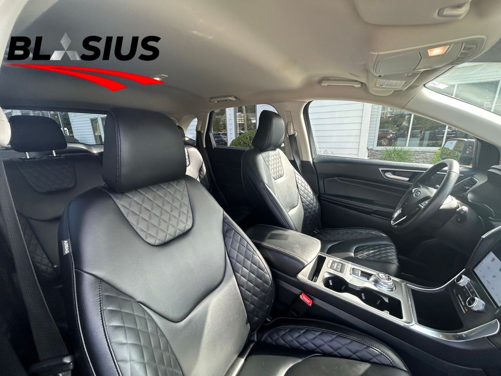 2023 Ford Edge Titanium photo 23