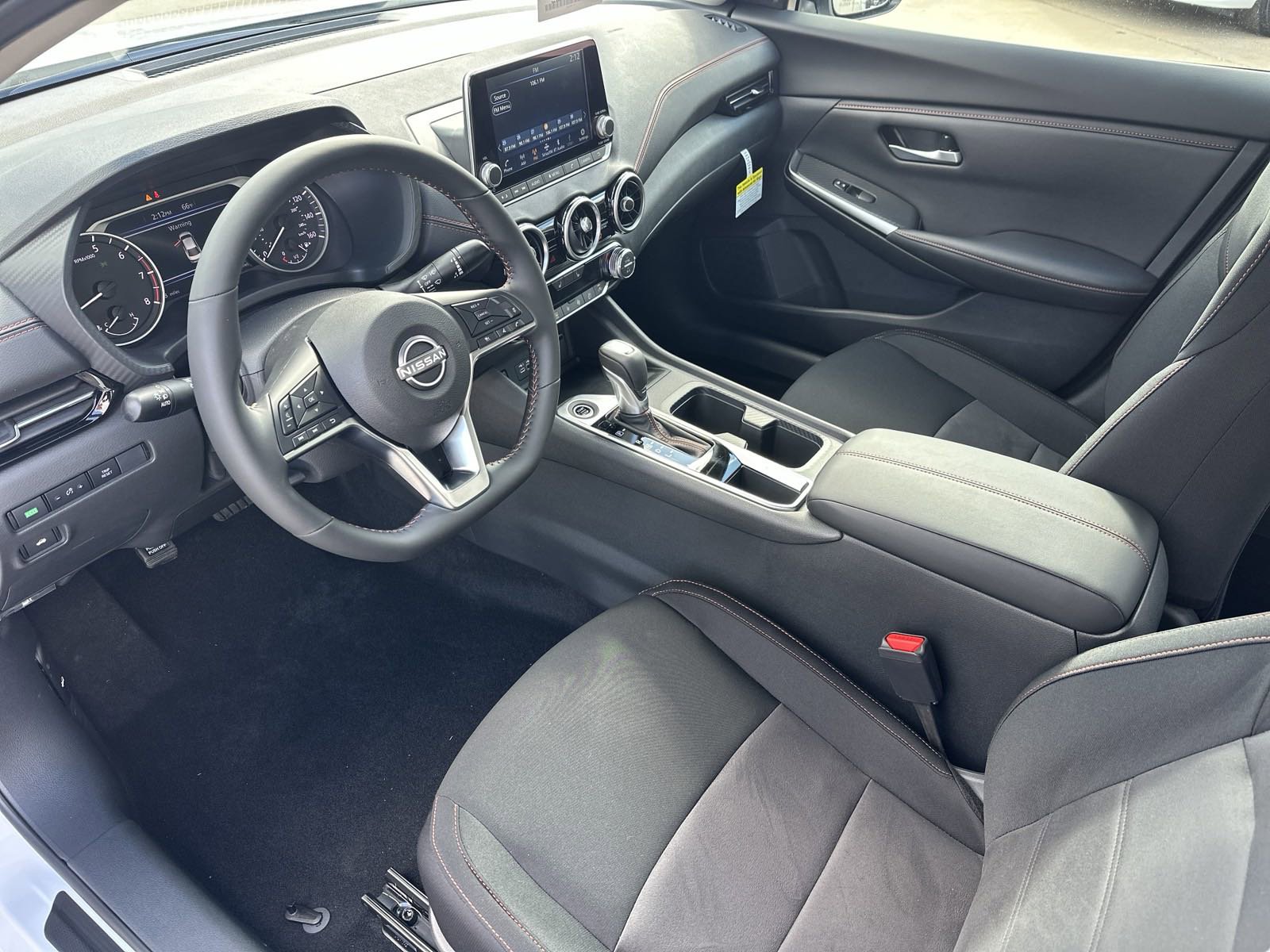 2025 Nissan Sentra SR photo 9